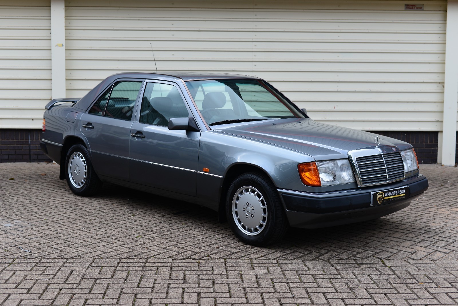1990 Mercedes-Benz 230E W124 Auto