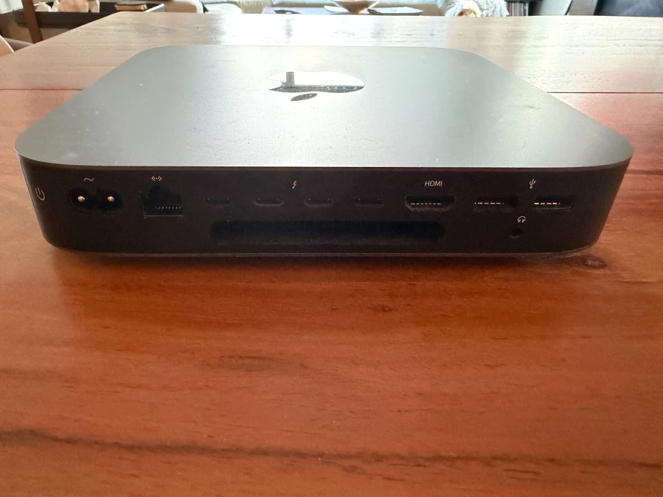 Apple Mac Mini 3.6GHz Quad-Core i3 - Image 2 of 4