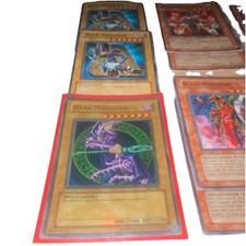 Dark Magician Collector Set – 20 Yu-Gi-Oh Cards, 4 Holo, 3 Dark Magicians bundle