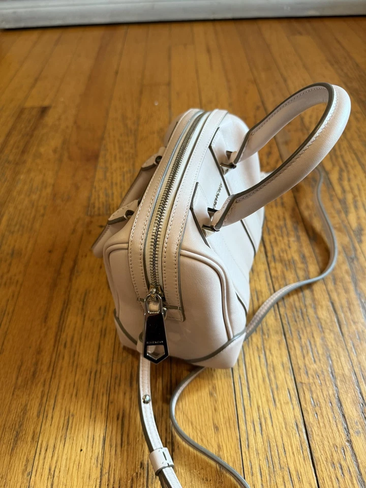 Bandolera Givenchy Lucrezia Mini Cartera Mujer Cuero Rubor Hecha en Italia Foto 4 de 4