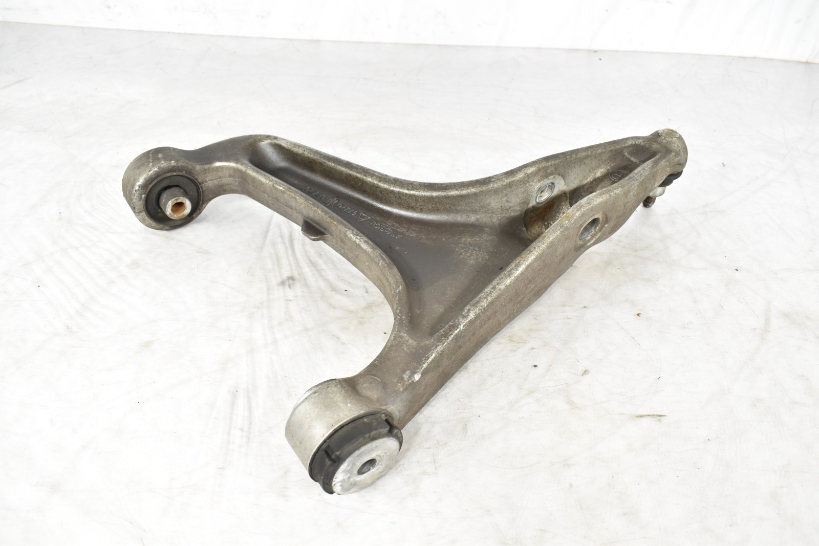 2014 - 2024 MASERATI GHIBLI FRONT RIGHT SIDE LOWER CONTROL ARM OEM 06700390290