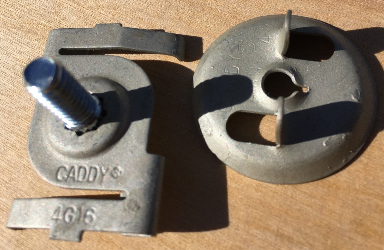 Caddy 4g16 twist clip tbar hanger/wing nuts for 15/16"-1" acoustic t bar (10)