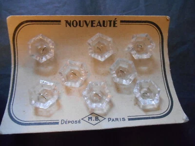 8 boutons octogonaux verre anciens 1930 sur carton  - Photo 1/2