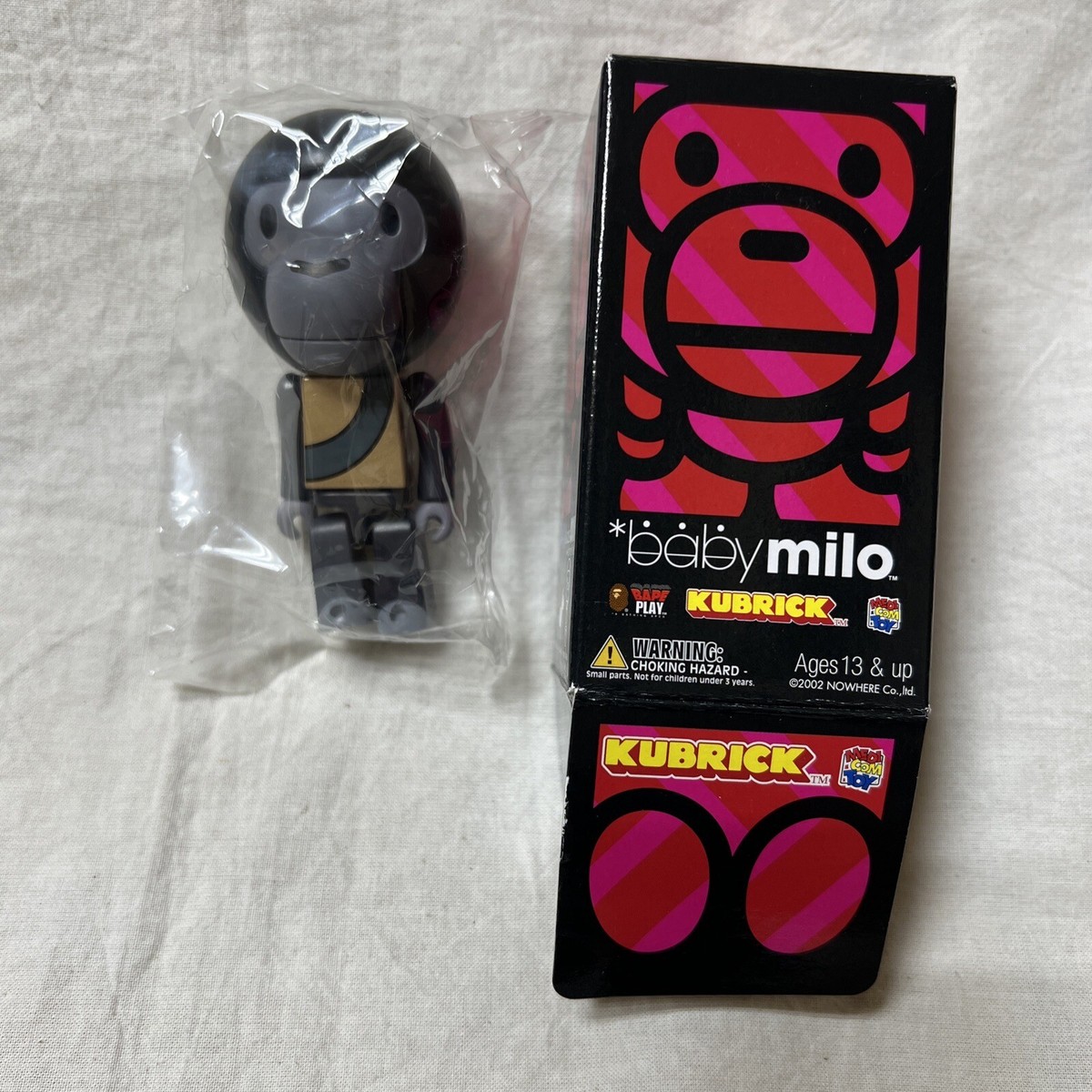 KIDS BAPE APE BATHING A エイプ　1点 ベビーマイロ　キューブリック　MILO BAPE BABY store happyjagabee – SET BIB BOX TOY MILO その他