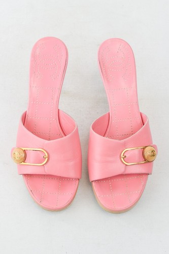 CHANEL Leather Open Toe Mules Heels 38 7 Pink Buckle CC Logo 2004 Cruise - Picture 2 of 14