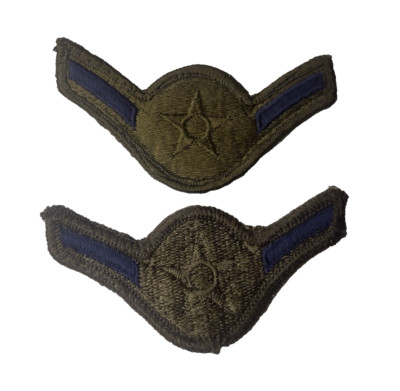 US Air Force Airman Subdued Rank Chevron Patch Navy on Olive gebraucht - Paar