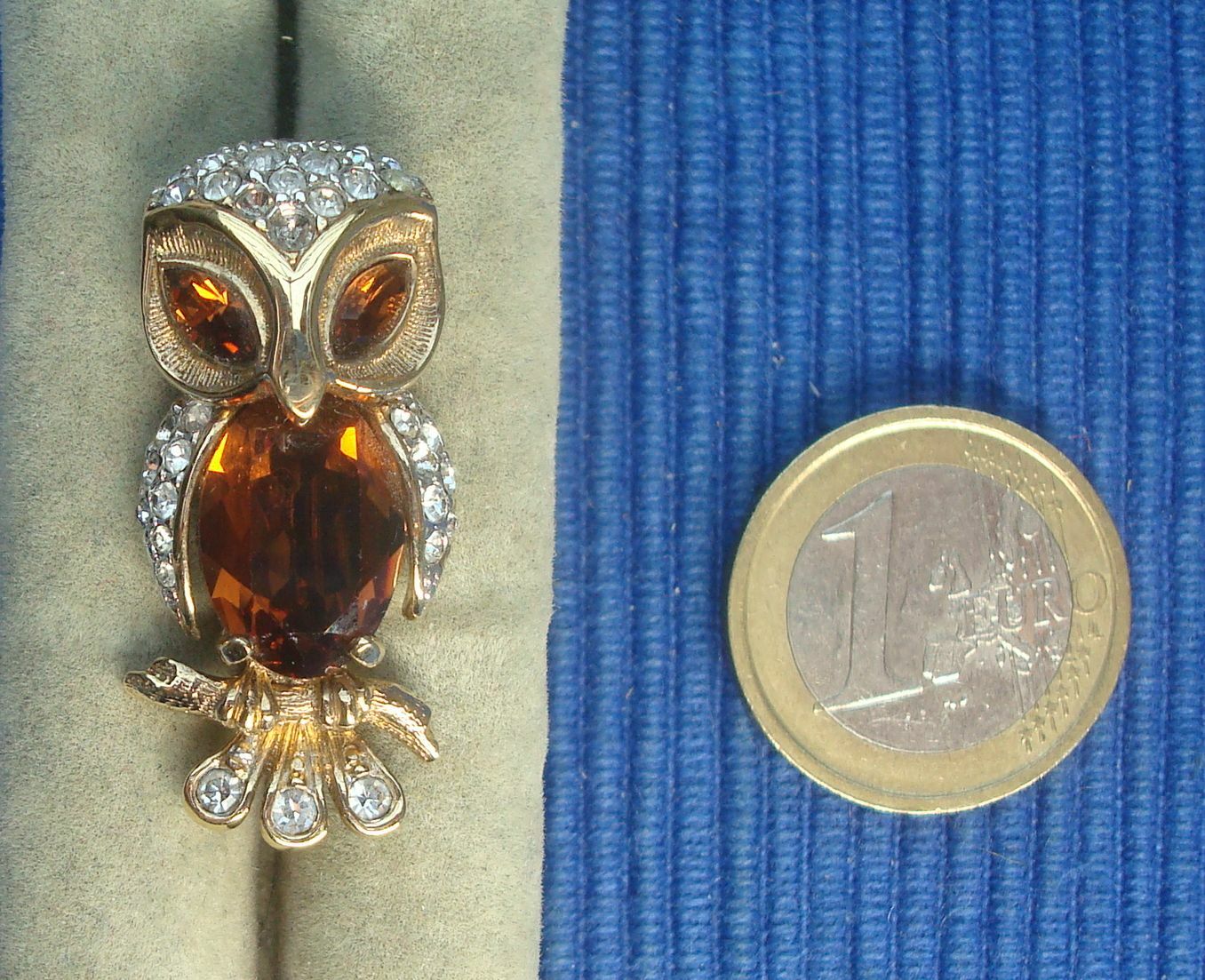 Broche hibou B26D ATTWOOD & SAWYER, le bijou idéal pour sublimer un manteau d'hiver