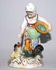 Porzellanfigur  Potschappel Dresden  Mädchen beim Hühner füttern H. 11,5 cm