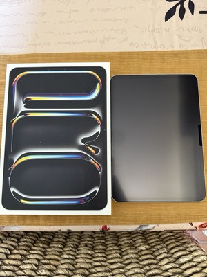 Apple iPad Pro 11'' WiFi 256GB 2024  M4 Chip Generation Silver MVV93LL/A