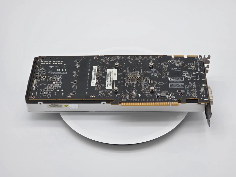 Genuine Apple AMD Radeon HD 7950 3GB 4K Graphics Card for Mac Pro - Image 2 of 4
