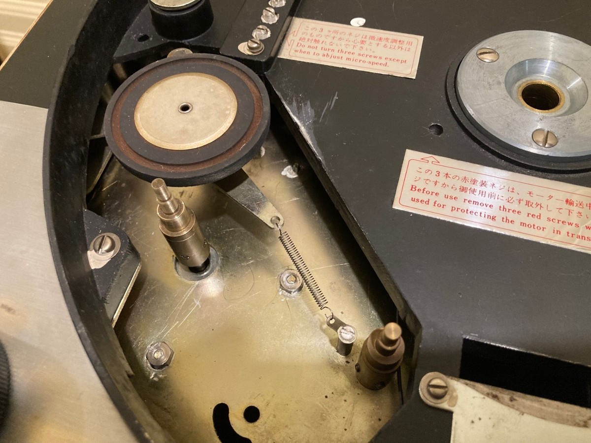Neat P-88H Top model idler drive turntable with Hysteresis