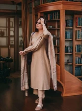 Gosriki Women'S Rayon Blend Solid Straight Kurta With Pant & Dupatta (Raja Sa...