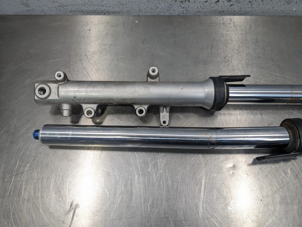 99-02 YAMAHA YZF R6 YZFR6 OEM RIGHT LEFT FRONT SUSPENSION FORKS *SMALL BEND - Image 2 of 4