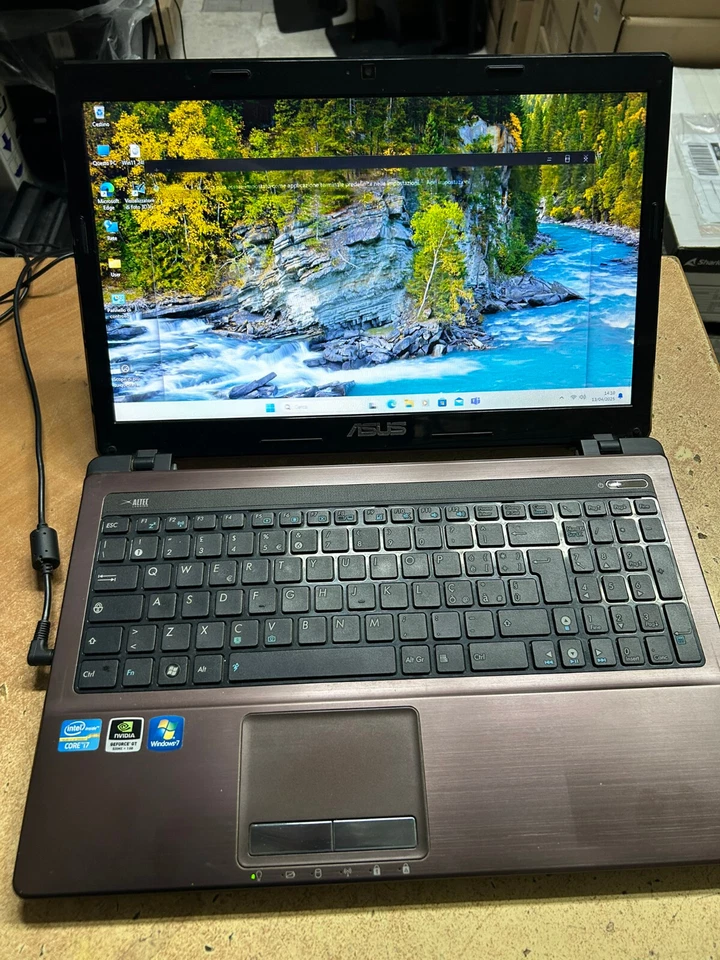 Portatile Notebook Asus X53S i7-2630 6gb ddr 240ssd 15,6" vga 1gb - Immagine 2 di 4