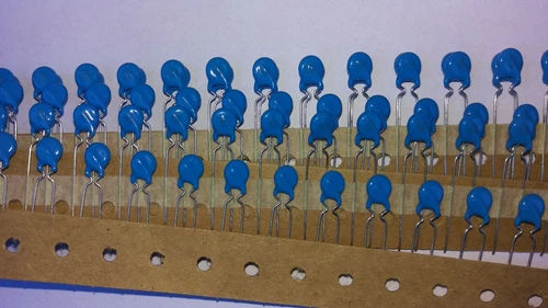 Ceramic Capacitor 1nF (1000pF) / 2000V 10-100 Piece