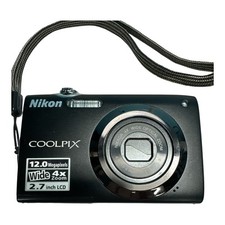 Nikon COOLPIX S3000 12.0MP Digital Camera - Black w/Case, Charger, Battery, Card