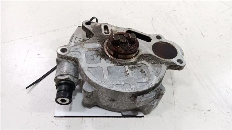 Volkswagen Golf Vacuum Pump 2010 2011 2012 2013 2014 - Image 4 of 4