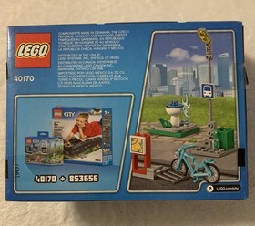 LEGO CITY: Red Sports Car (60448) Accessory Set (40170)