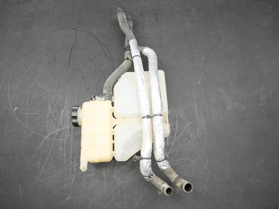 Depósito de refrigerante usado tanque de sobretensión de botella Chevrolet Camaro SS 2016-2024 6,2 L OEM Foto 4 de 4