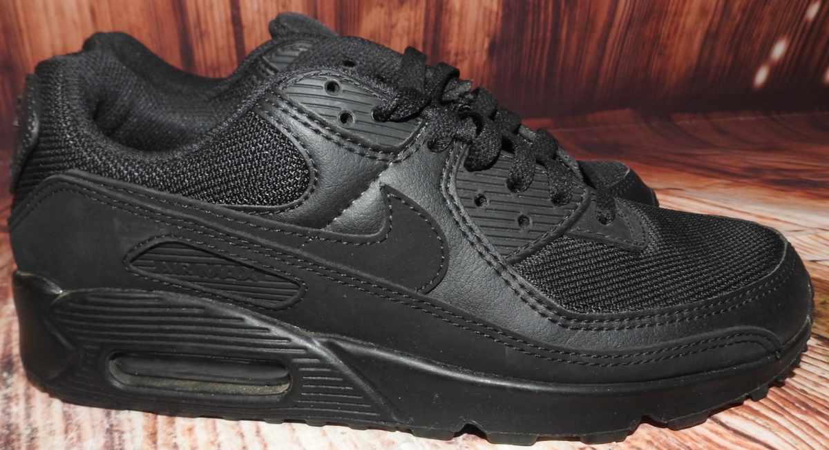 Women's 8.5 - Men's 7 - Nike Air Max 90 Essential Triple Black