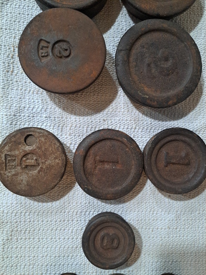 Antique Cast Iron Reading Hardware Co. Balance Scale & Cast Iron Weight ...