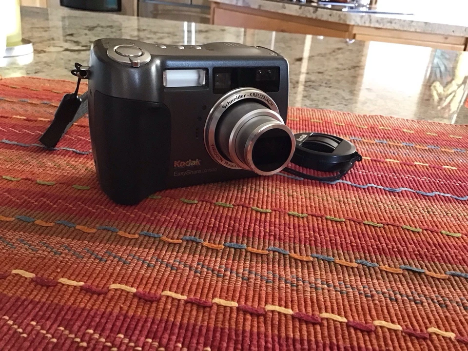 Kodak EasyShare DX7630 6.1MP Digital Camera 3x Optical Zoom Gray - Image 4 of 4