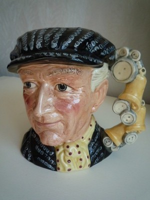 VINTAGE ROYAL DOULTON LARGE TOBY CHARACTER JUG PEARLY KING  EX CONDITION D6760