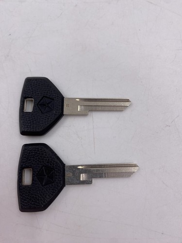 Set of 2 Dodge, Chrysler Pentastar Key Blanks UNCUT B Keys - Foto 5 di 5