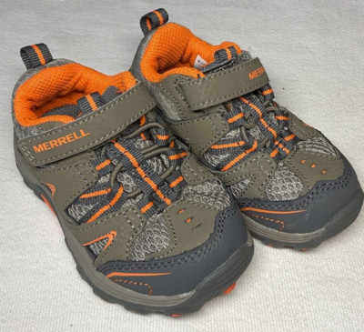 Merrell Boys Hiking Shoes Trail Chaser size 5m new