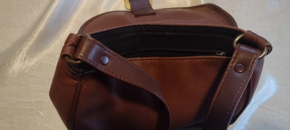 Винтажный PERRY ELLIS AMERICA кожи крест тела ручная сумка/сумочка, корица! Эластичный! - Изображение 4 из 4