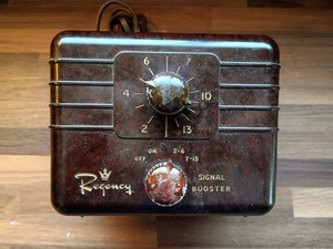 VTG Regency Signal Booster DB-400 Bakelite - Retro Elctronics! Tested & Works