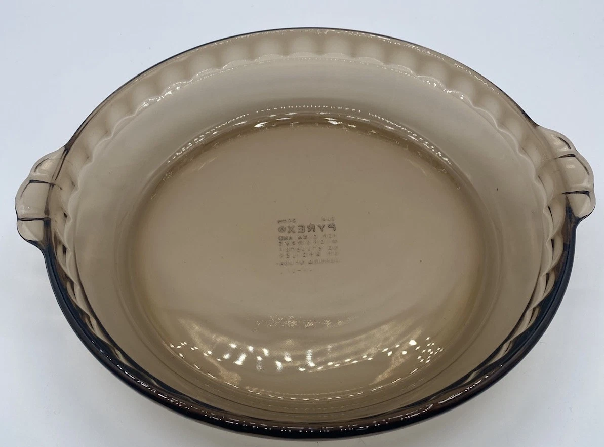 Pyrex Smoky Brown Amber 229 Pie Plate 10" 24 cm Fluted Handles Deep Dish Vintage