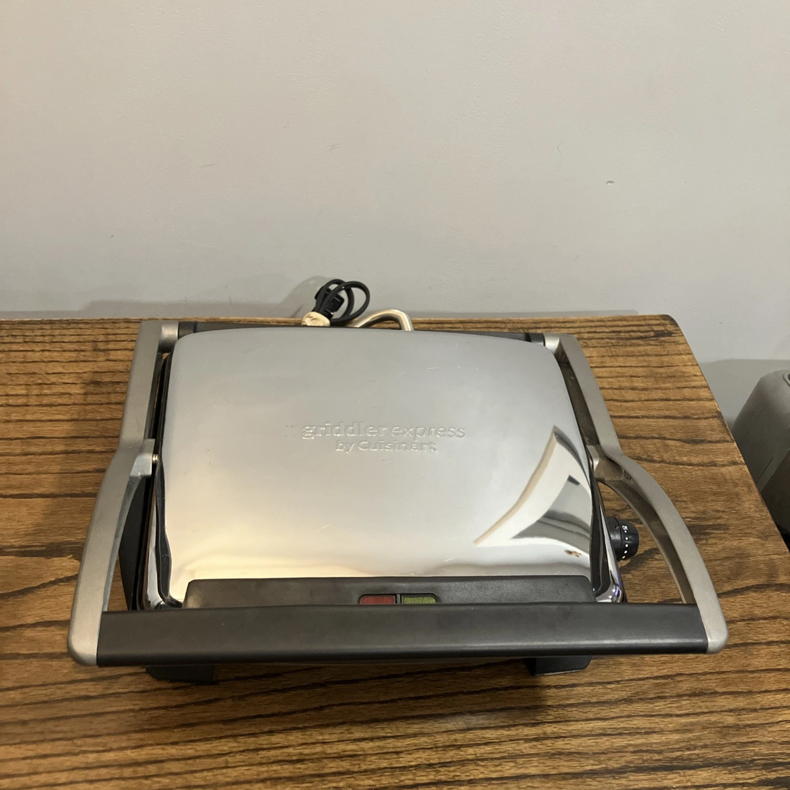 Cuisinart Griddler Express Countertop Electric Grill And Panini Press GP-40PC
Opens in a new window