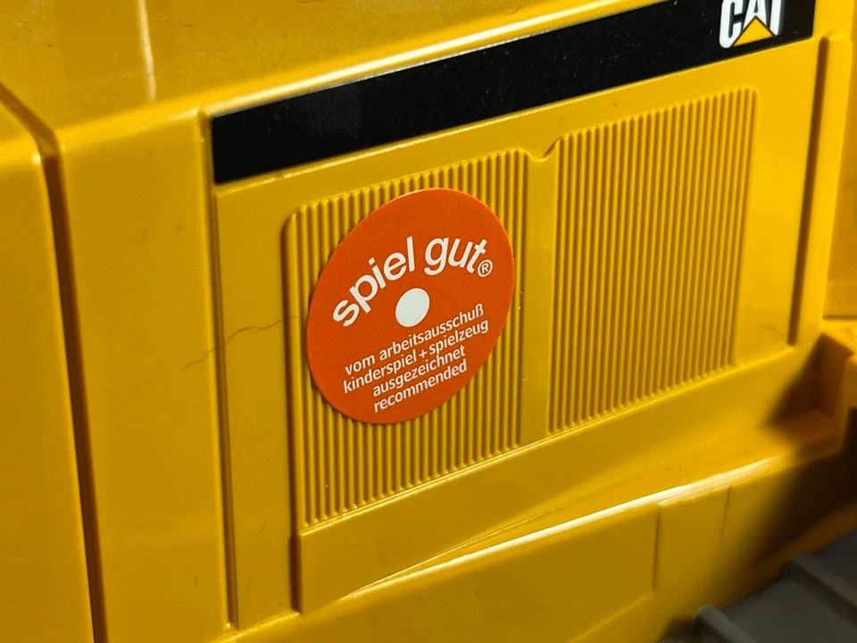 Bruder™ Made In Germany 1:16 Scale D10 Caterpillar Bulldozer + Ripper 0698 MINTY - Image 4 of 4