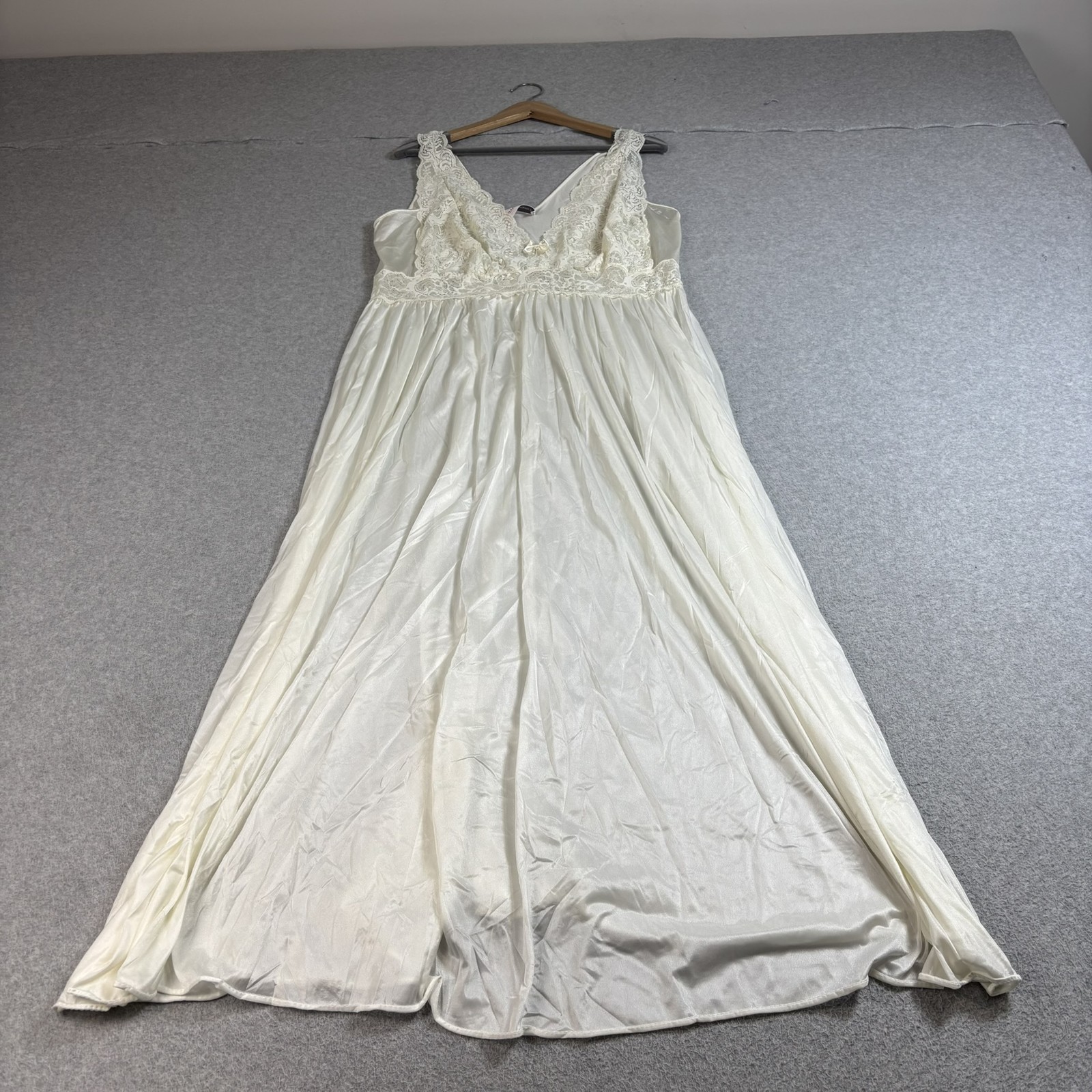 Shadowline Nightgown Robe Set Women 1X White Nylon Lace Peignoir Full Sweep Belt