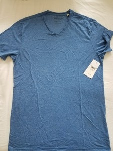 guess t shirt v neck