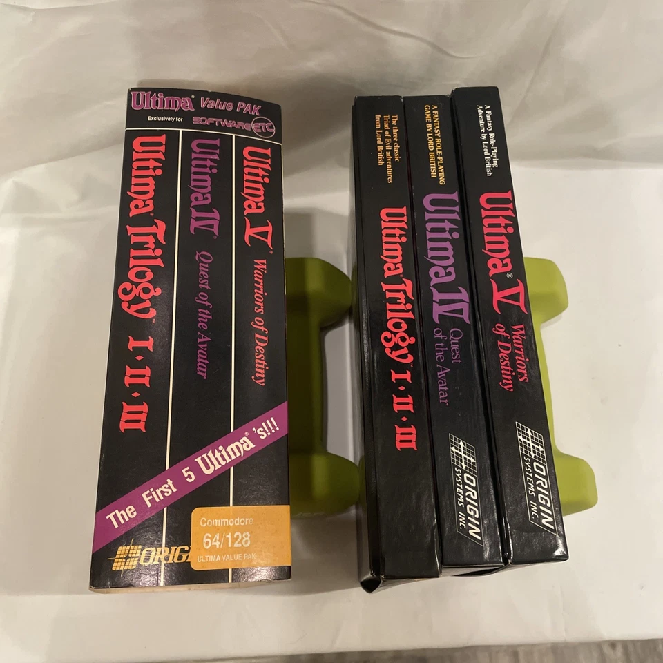 Ultima 1 2 3 4 5 - Cloth Maps Coin Ankh 5.25” Floppy Commodore 64 / 128 UNTESTED - Image 2 of 4