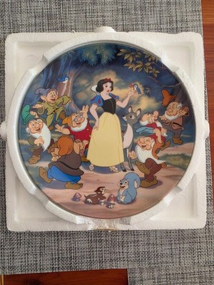 SNOW WHITE AND THE SEVEN DWARFS Knowles Collector Plate
