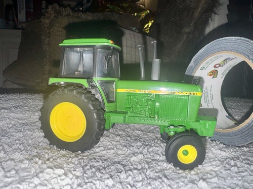John Deere 4440 Limited Edition Collectible Diecast Toy Tractor Green Yellow