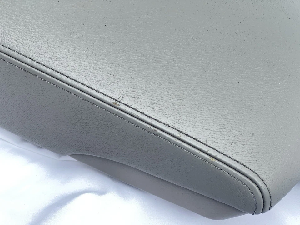 Cubierta de consola central Toyota Camry 2007-2011 reposabrazos tapa cuero gris OEM Foto 3 de 4