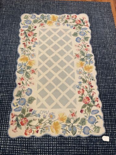 Claire Murray Garden lattice hooked rug EUC!