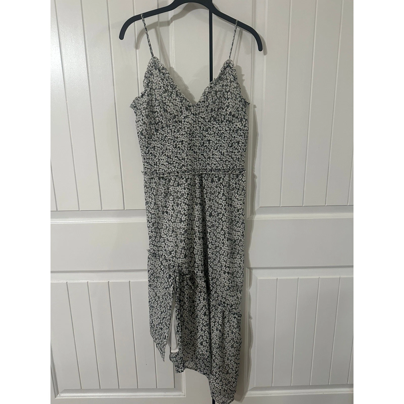 Leith Smocked Cottagecore Midi Dress M Black White Spaghetti Strap Sundress Boho
Opens in a new wind