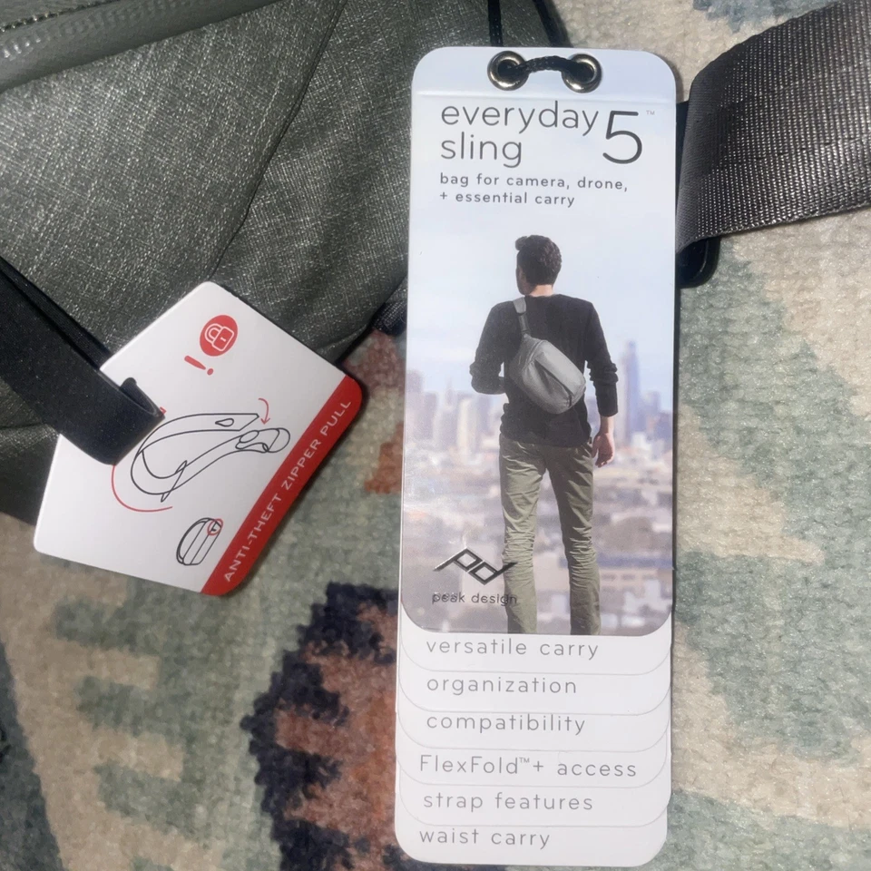 Peak Design Everyday Sling 5L Camera Bag Green DUSTY SAGE GREEN (VG) - Image 3 of 4