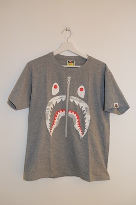 BAPE Shark Glow in the Dark T-Shirt Grau Größe M