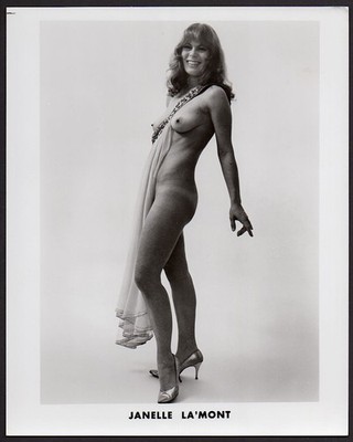 Janelle La'mont BURLESQUE DANCER Orig Photo 8x10 busty leggy stripper SMILING