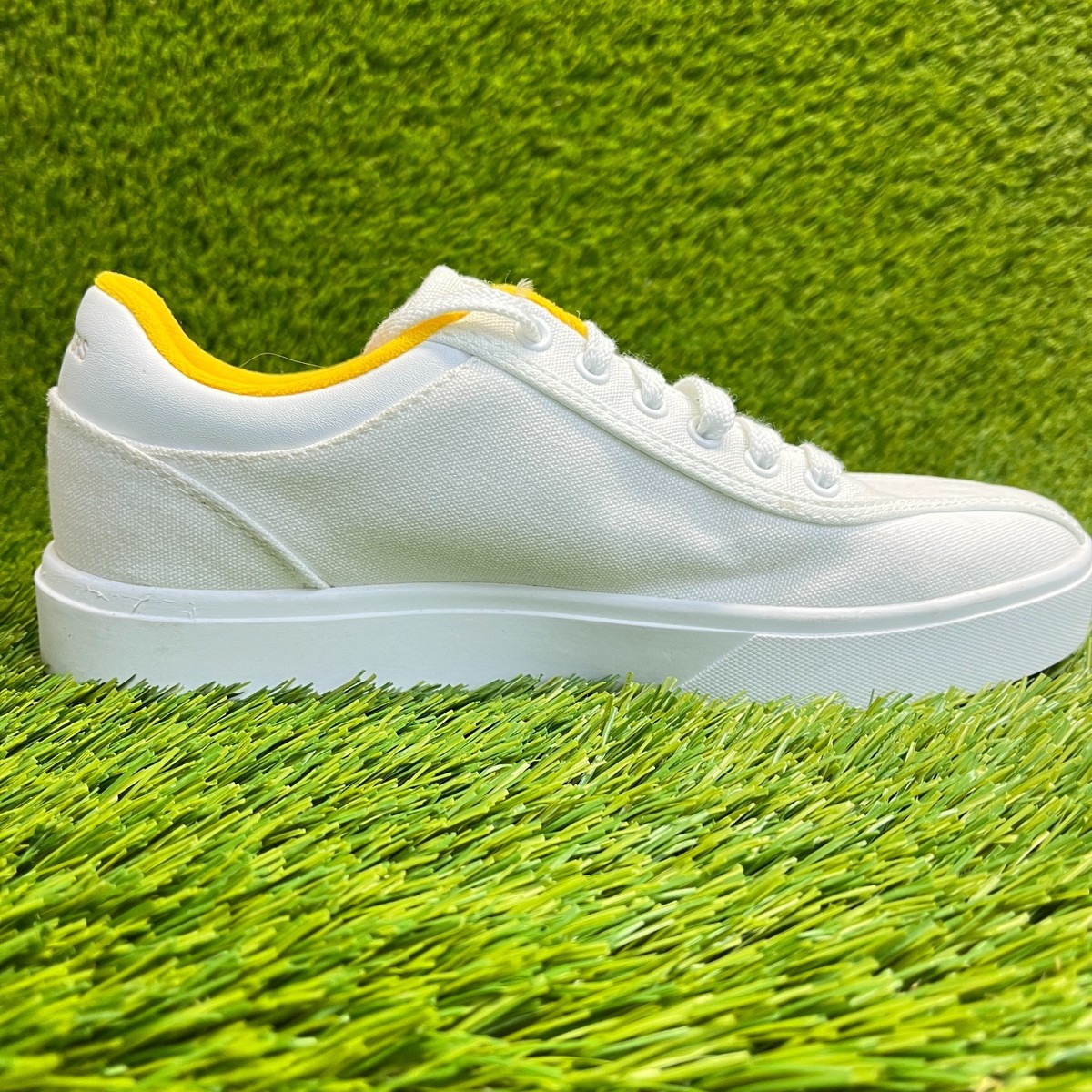 Skechers Eden LX Vintage Love Womens Size 8 White Yellow Athletic