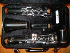 Buffet E11 Wood Bb: Silver Plated Keys, All New Pads  Vandoren 5RV Mouthpiece