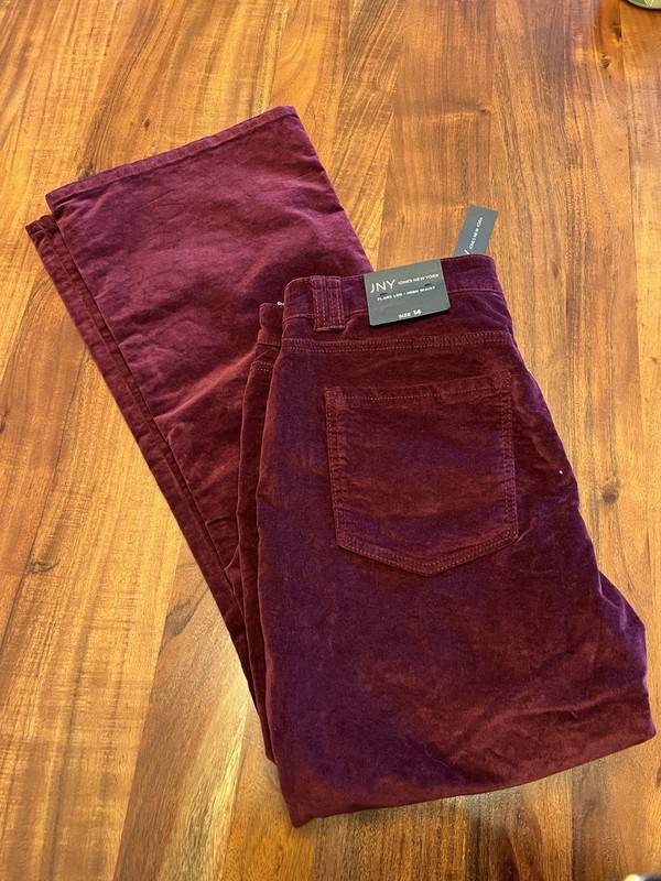 Jones New York Flare Leg High Waist. Red Wine Velvet. Size 14. NWT