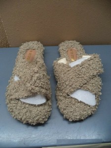 he xin brand slippers