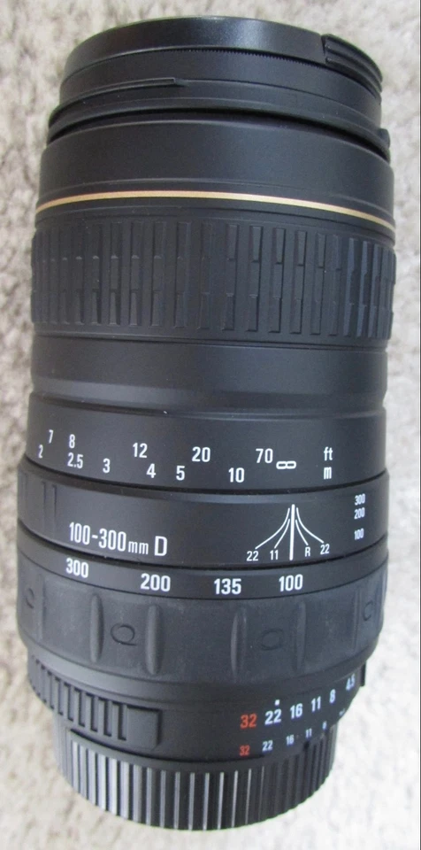 Nikon N65 35mm SLR Camera Package 2 Quantaray Lenses, Film, Bag - Image 4 of 4